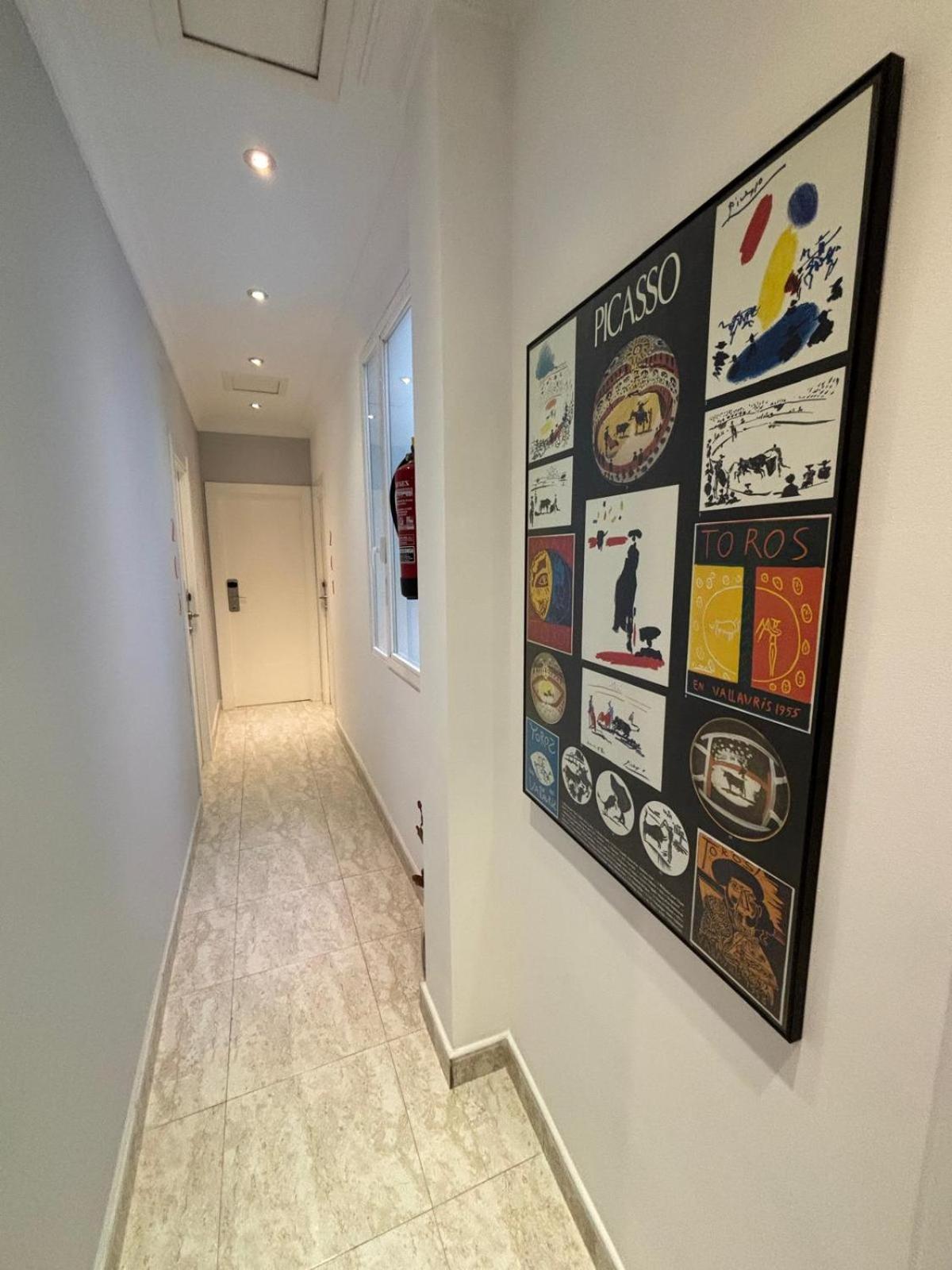 Hostal Barrera Madrid Bagian luar foto