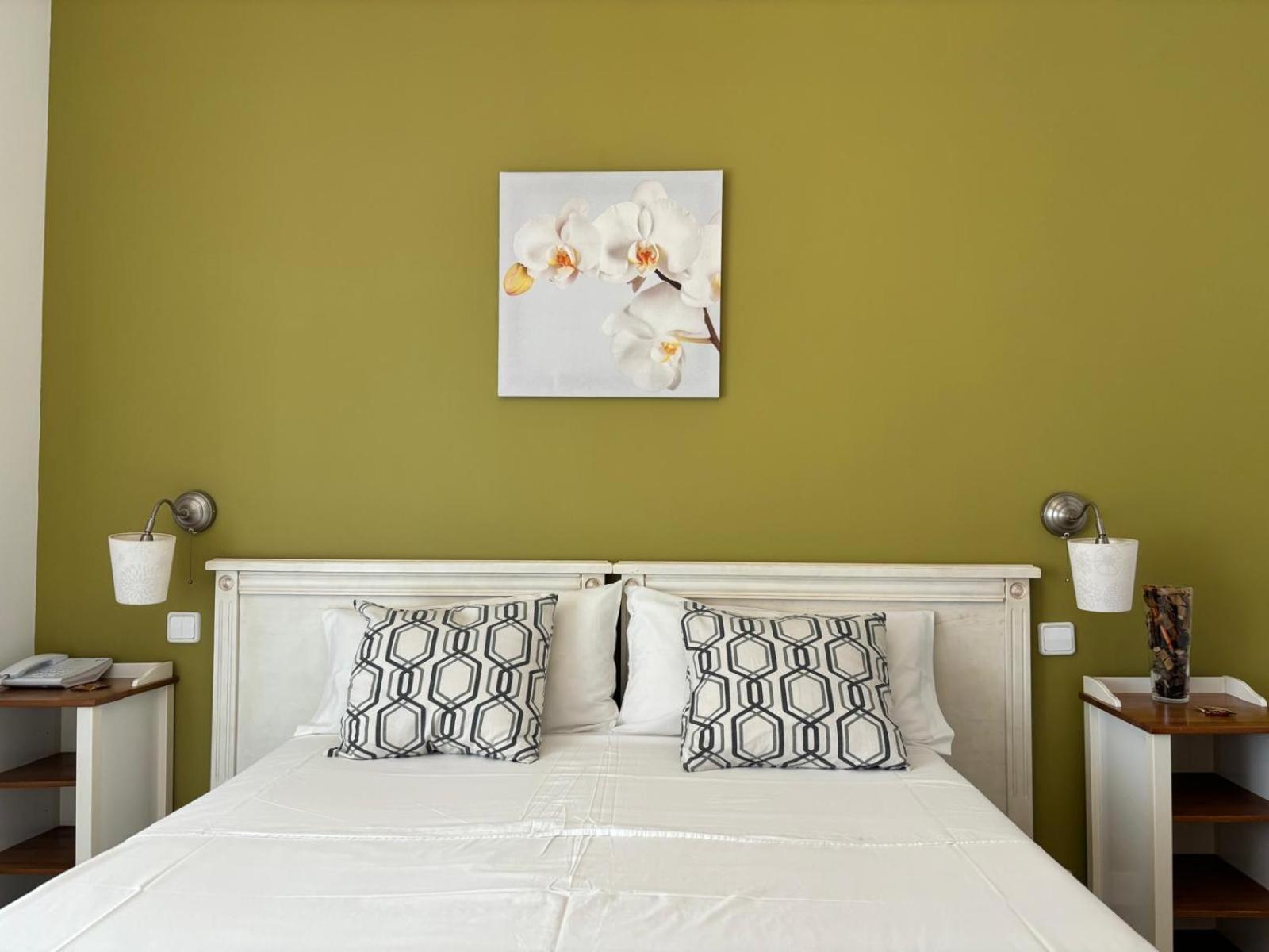 Hostal Barrera Madrid Bagian luar foto