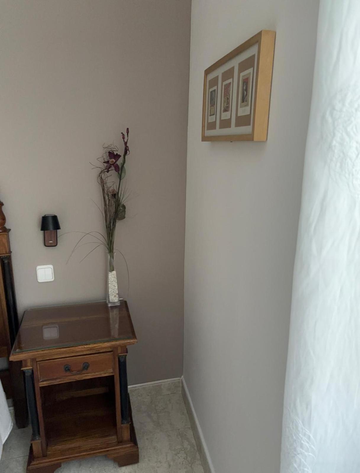 Hostal Barrera Madrid Bagian luar foto