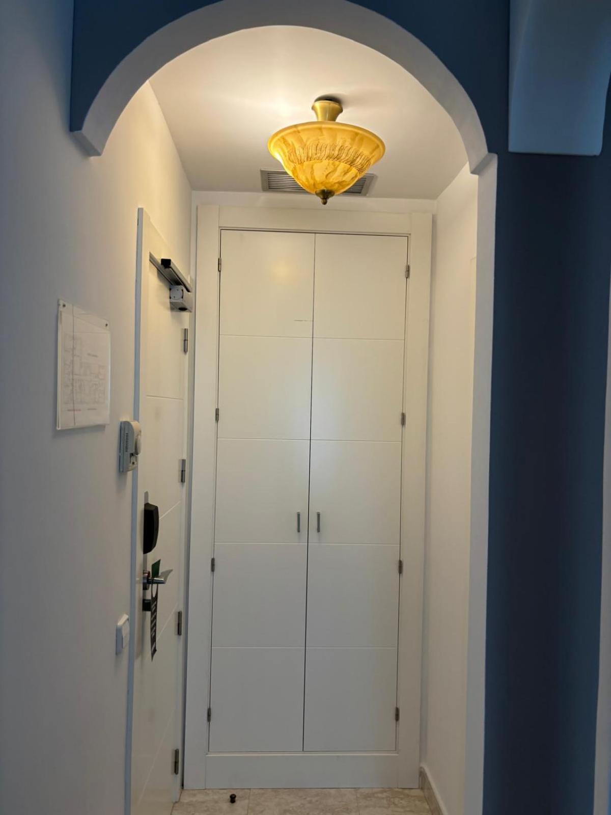 Hostal Barrera Madrid Bagian luar foto