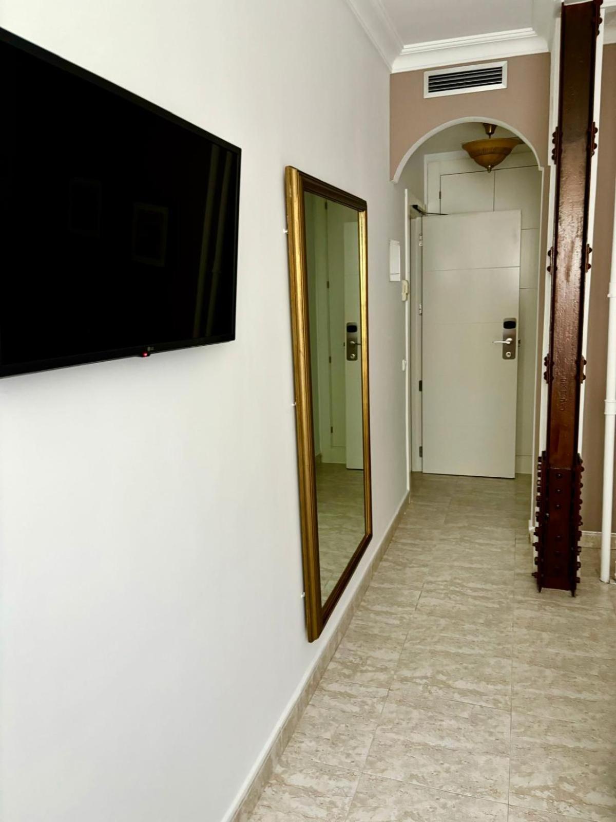 Hostal Barrera Madrid Bagian luar foto
