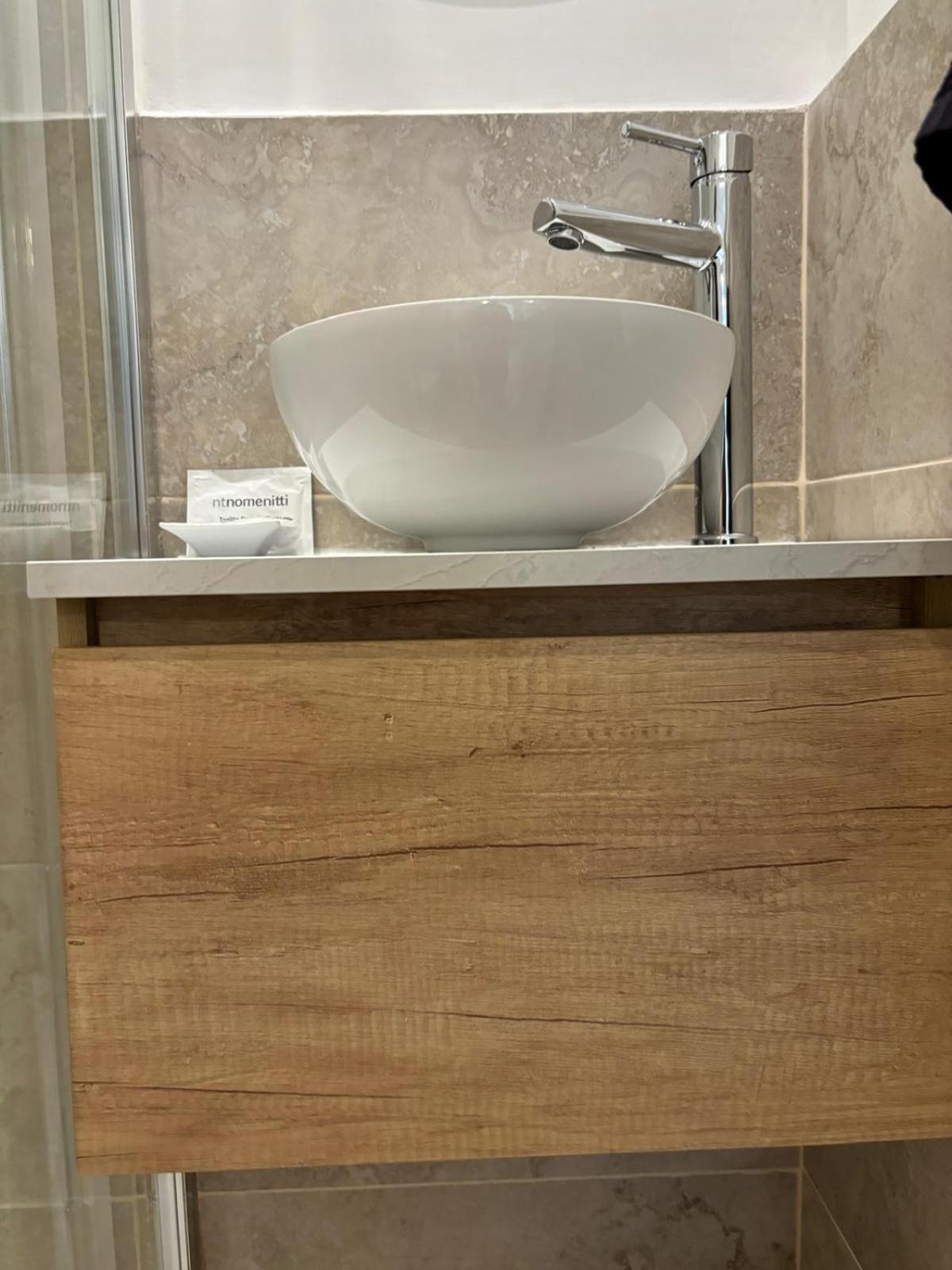 Hostal Barrera Madrid Bagian luar foto